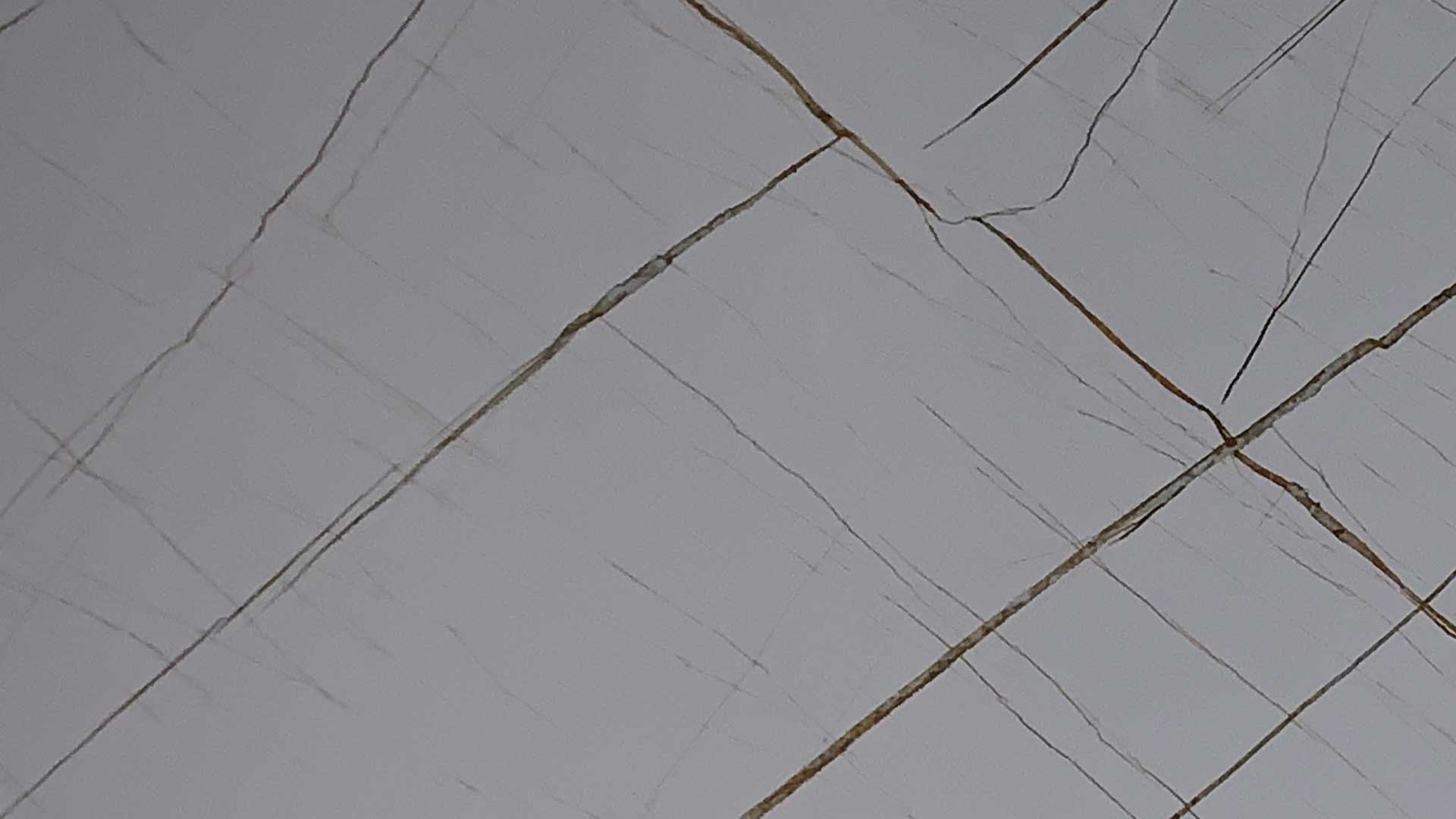 ماربل شیت مرمرسفید رگه طلایی